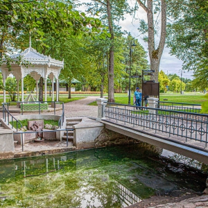 Sēravota paviljons un sēravots “Ķirzaciņa”