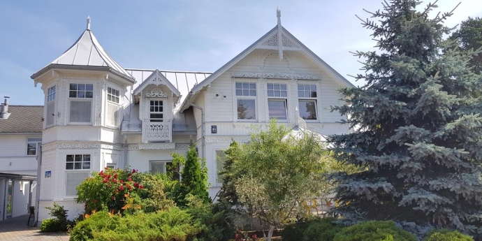 Naiza Guesthouse and Apartments