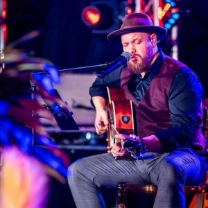 Valentīndienas pasākums  ar Tomu Auzu | Kafejnīca "Kūriņš"