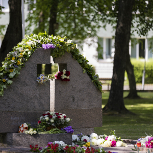 Komunistiskā genocīda upuru piemiņas diena Jūrmalā | Sloka un Kauguri