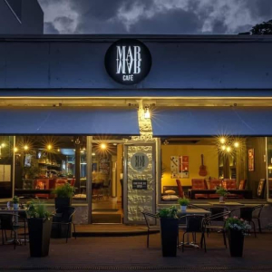 DJ Oliver Paris vakari | MarMar Cafe