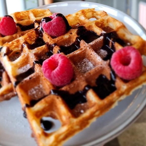 Brunch with live music at the " Stacija Majori " cafe