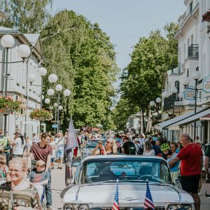 Senās tehnikas parāde "Amerikas auto 2022"