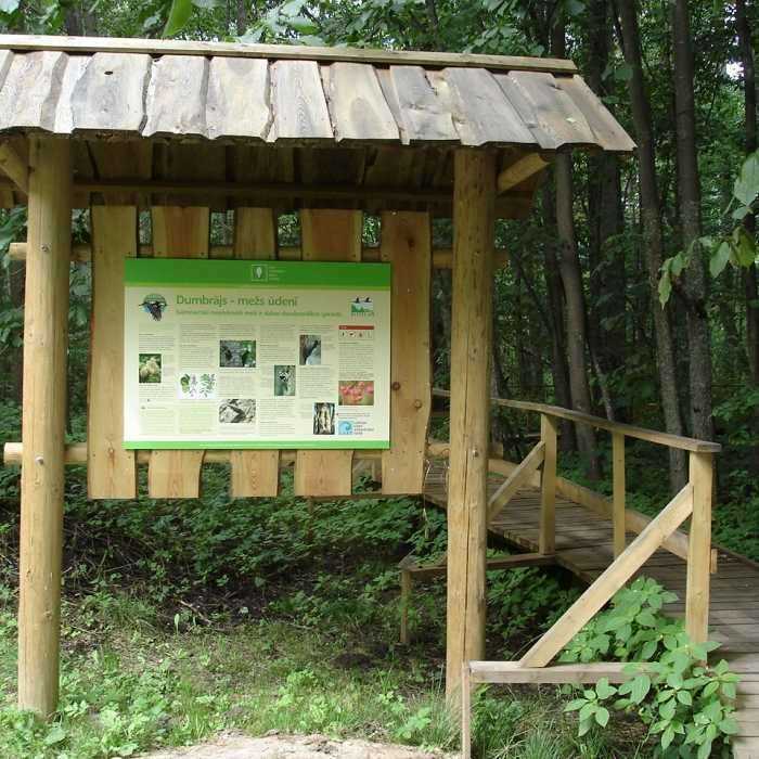 Juodalksnių pelkės takas (la. Melnalkšņu dumbrāja laipa)