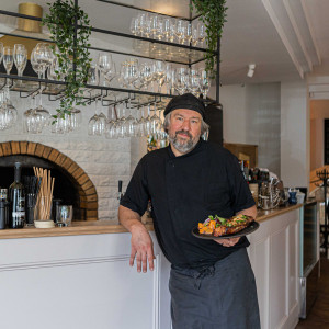 Cūkgaļas Tomahawk steiks - restorāns &quot;NOI Grill&quot;