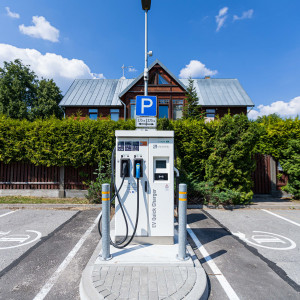 Elektroauto uzlādes stacijas Jūrmalā